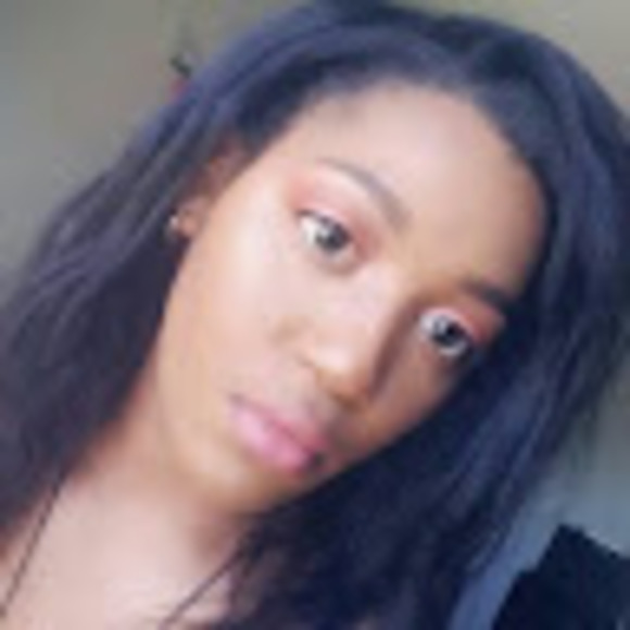 Meet your Posher, Loreen - Picture 1 of 1